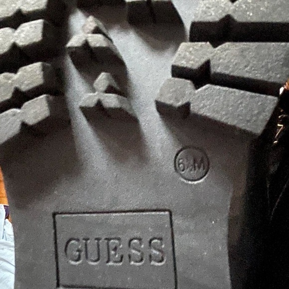 Guess 6.5 Black and Gold Chain loafers - Picture 6 of 6